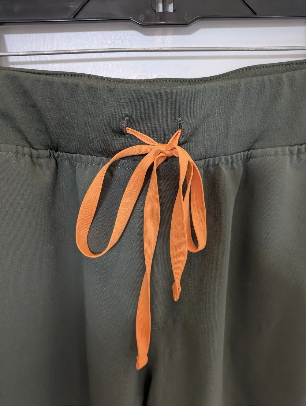 FIGS Zamora Jogger Scrub Pants Olive Green Scrub Pants Size XL - Picture 9 of 13